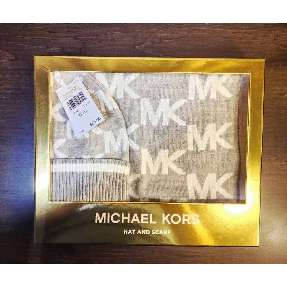 MICHAEL KORS Women's Classic Logo Hat and Scarf Gift Box Set Grey Gray White